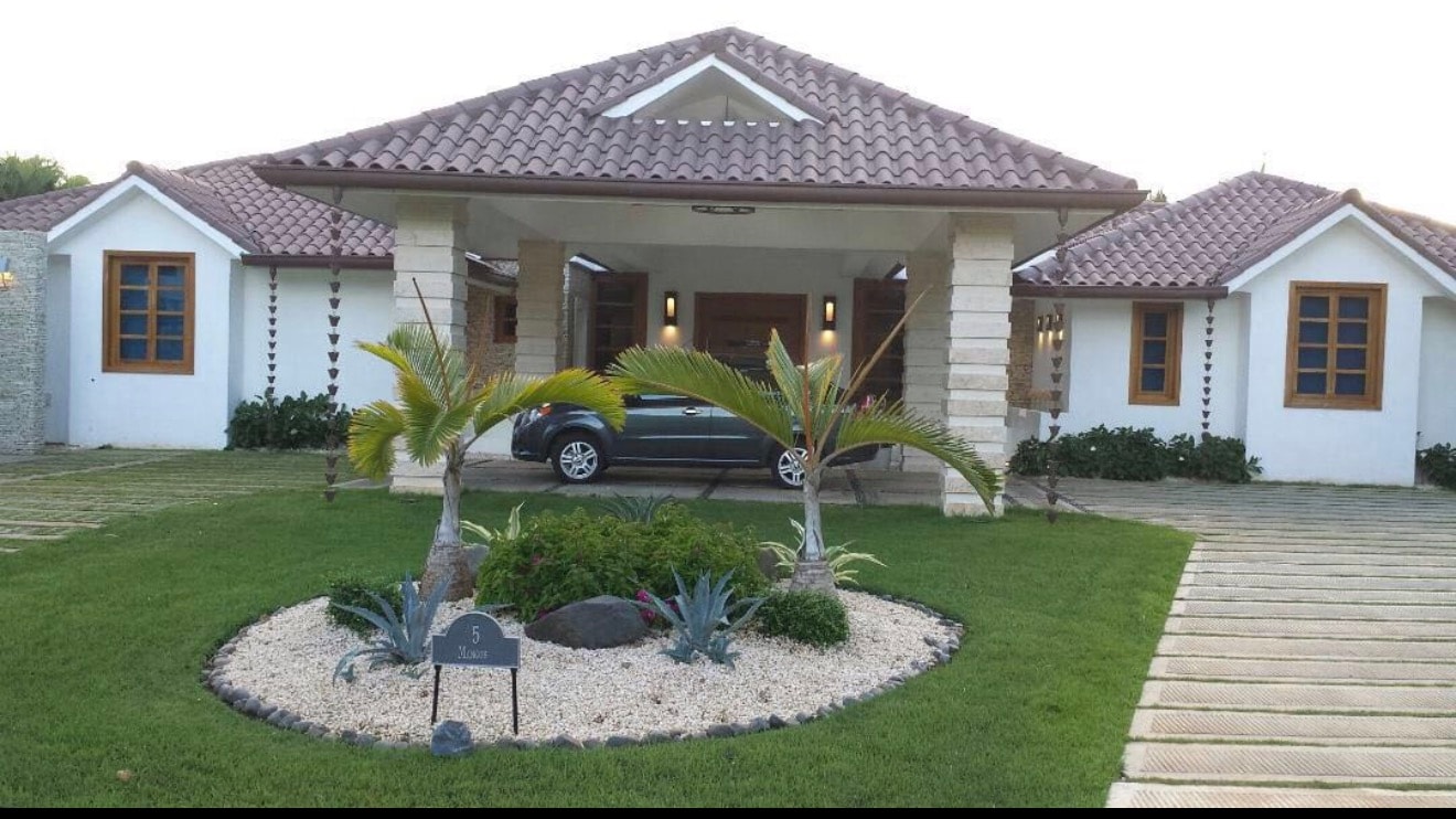 Professionally maintained landscaping and grounds serviced by Bio-Cleaning Services.